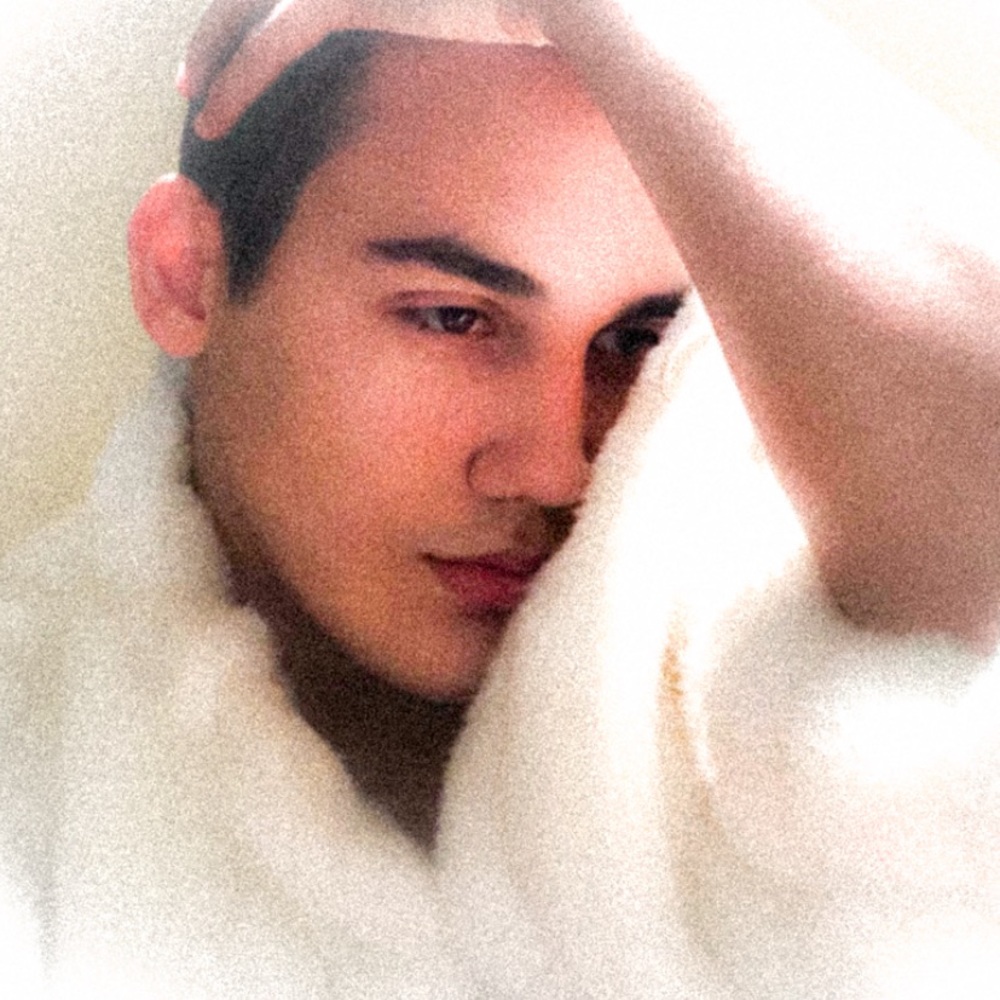 Meet your Posher, Adrian